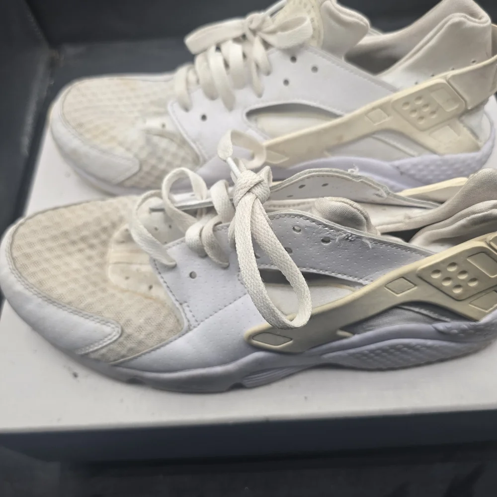 Nike‎ Women's White and Cream Sneakers